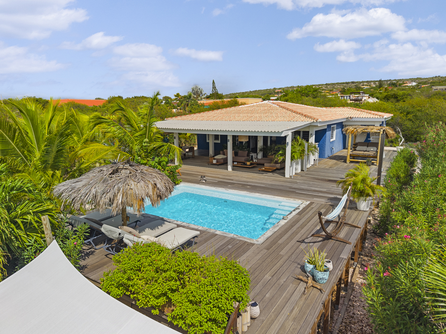 Property in Santa Barbara — exterior photo 1