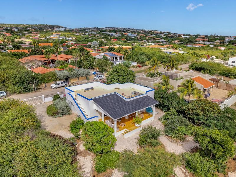 Kaya Berilo 21 (Spacious Rooftop Terrace Villa) – Property in Santa Barbara