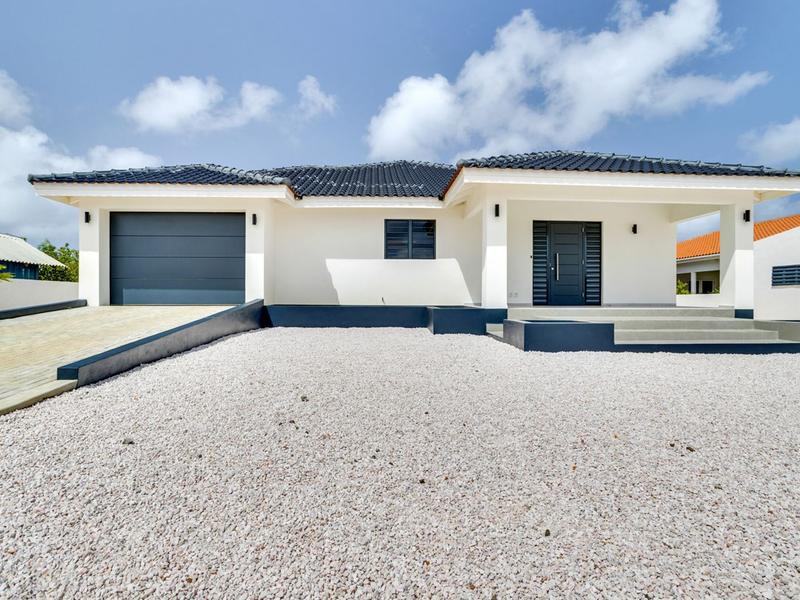 Modern Luxurious  Villa Punt Vierkant 82 – Property in Punt Vierkant