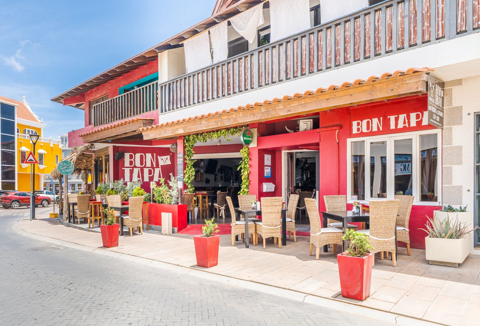 Property in Kralendijk (Playa) — exterior photo 1