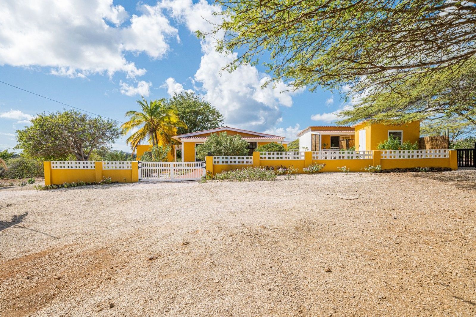 Property in Noord Salina — property image 2