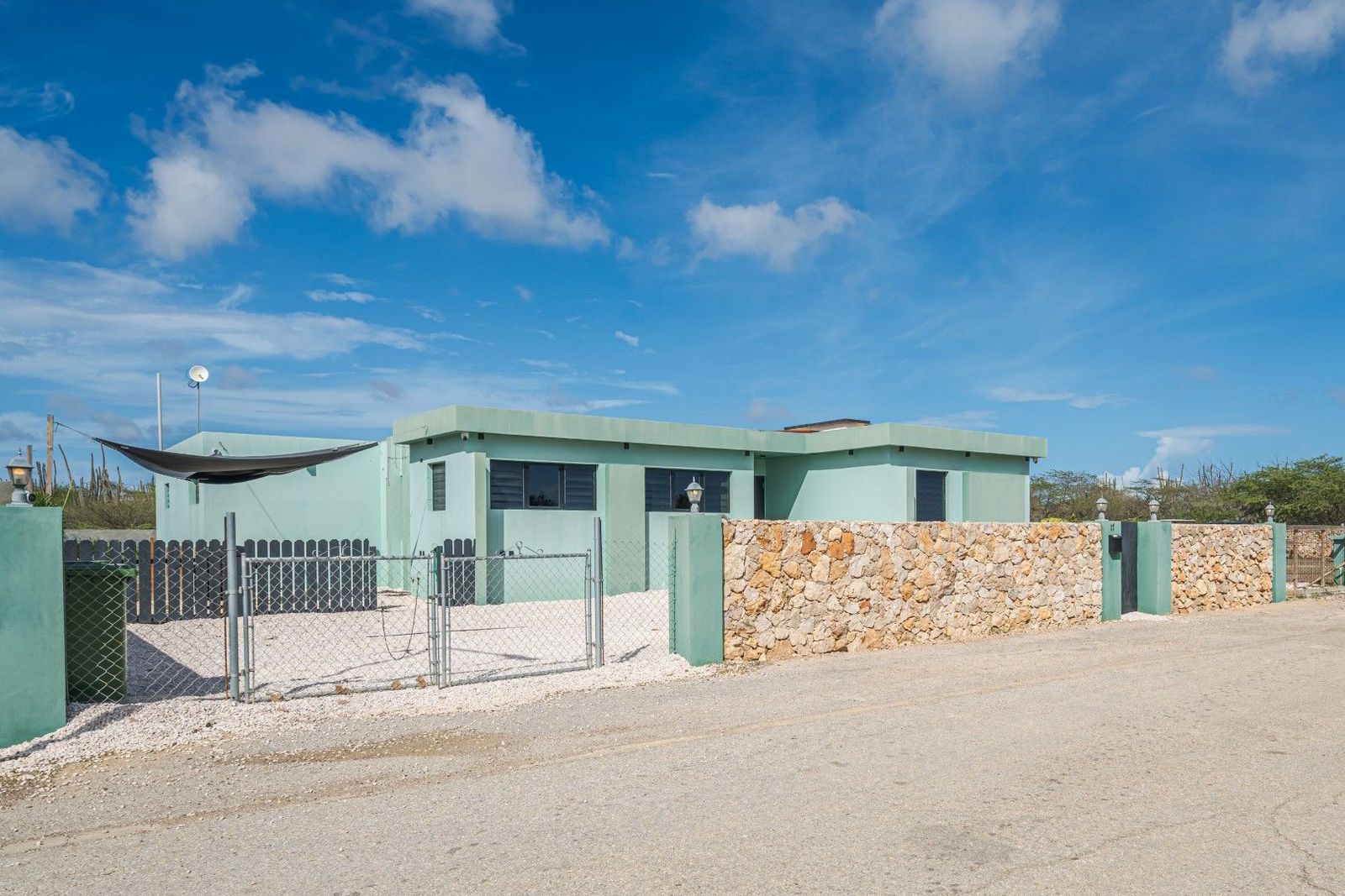House in Nikiboko — exterior photo 1