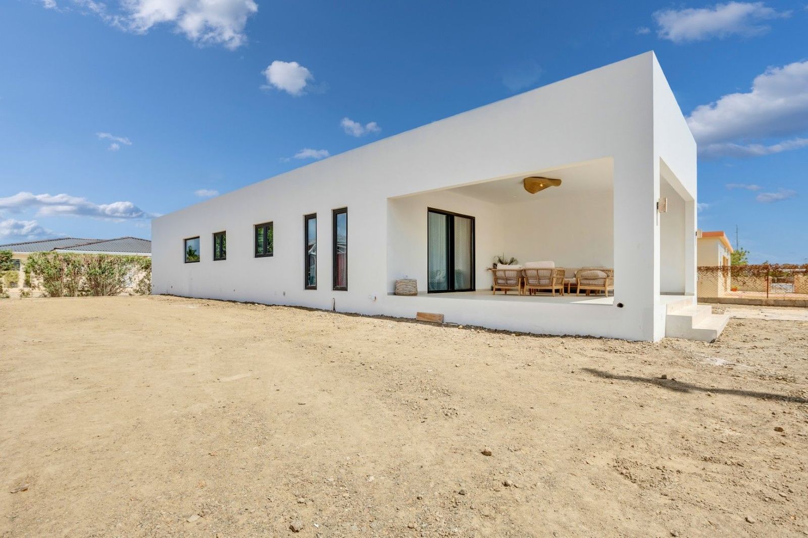 Property in Nikiboko — exterior photo 1