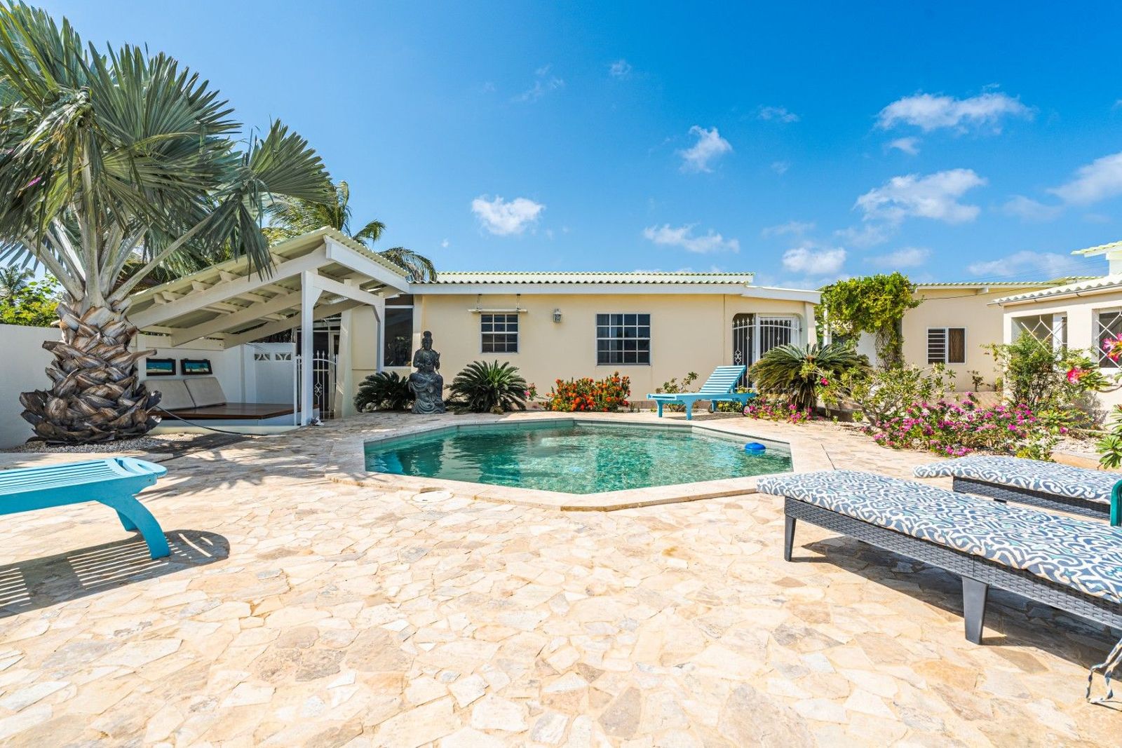 Property in Hato — property image 5