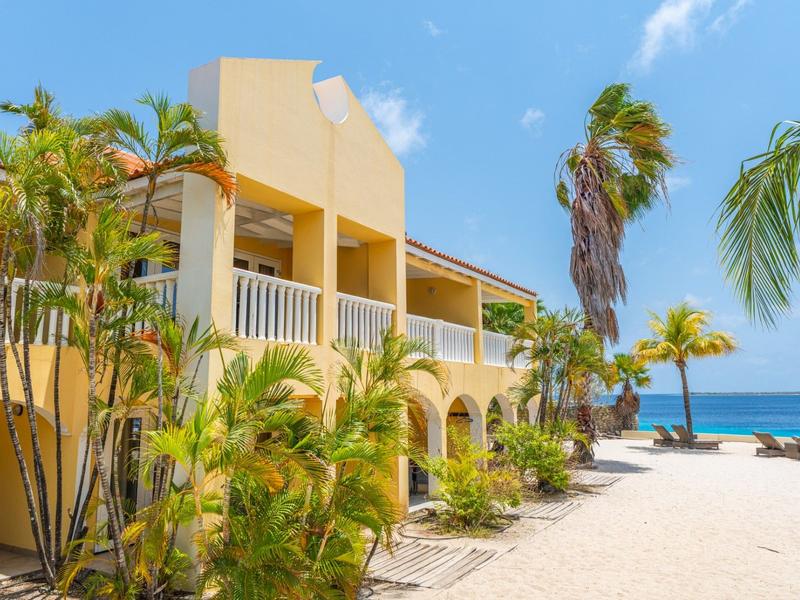 Buddy Dive 408 – Property in Hato