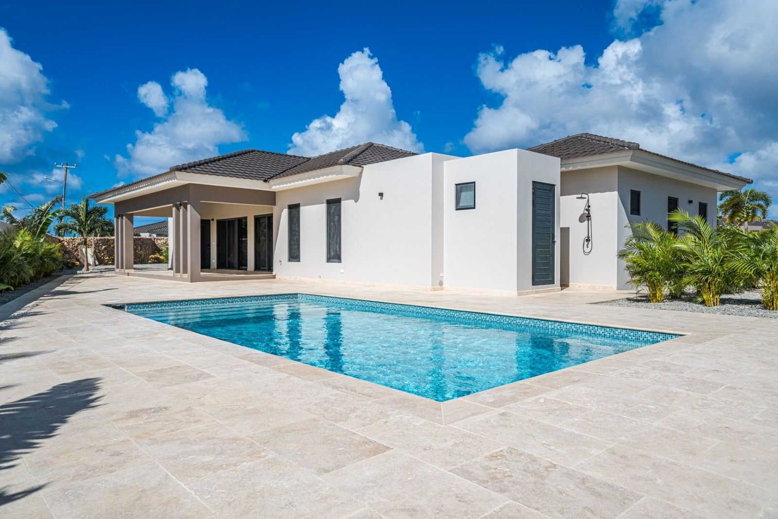 Property in Kralendijk (Playa) — exterior photo 1