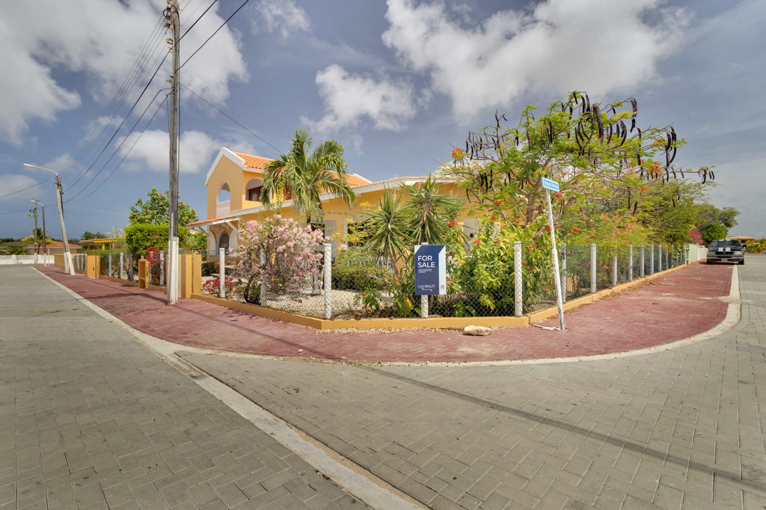 Property in Bonaire — exterior photo 1