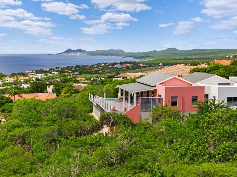 Luxury living with panoramic views Bonaire – Property in Bonaire