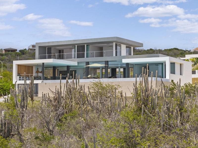 Crown West 207 – Property in Sabadeco