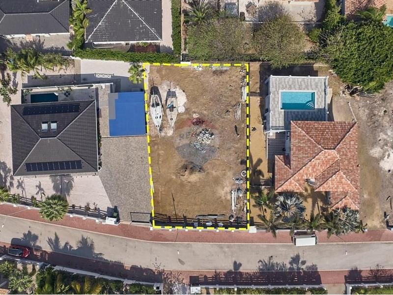 Bona Bista building lot for 1 home or 2 apartments – Property in Bona Bista