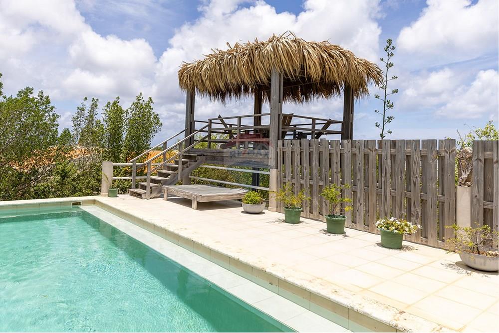 Property in Santa Barbara — property image 2
