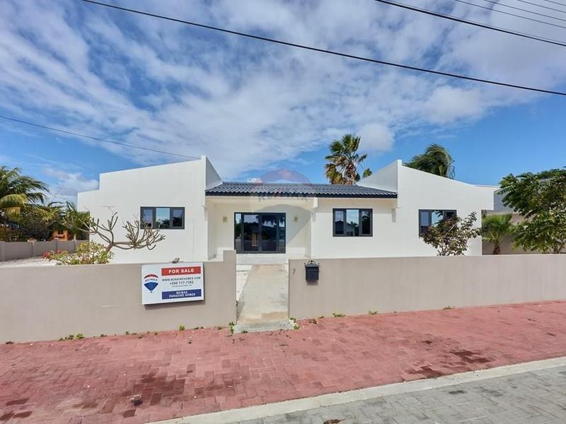 Large Home in Desirable Neighborhood! – Villa in Belnem