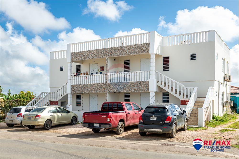 Apartment Complex with 4 apartments