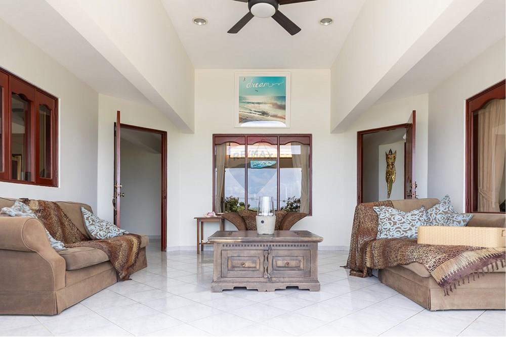 Villa in Santa Barbara — property image 5