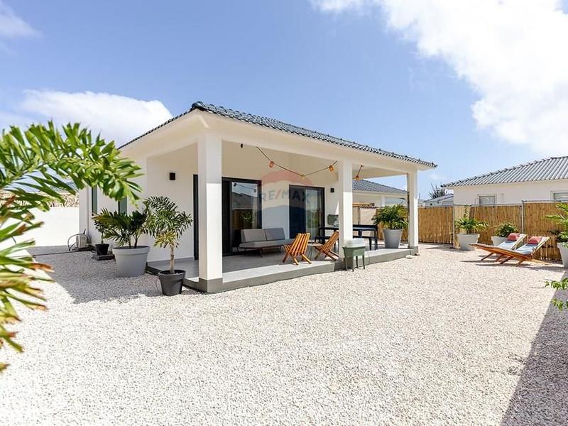 Newly Build Family Home in Quiet Neighborhood – Villa in Lagoen Area