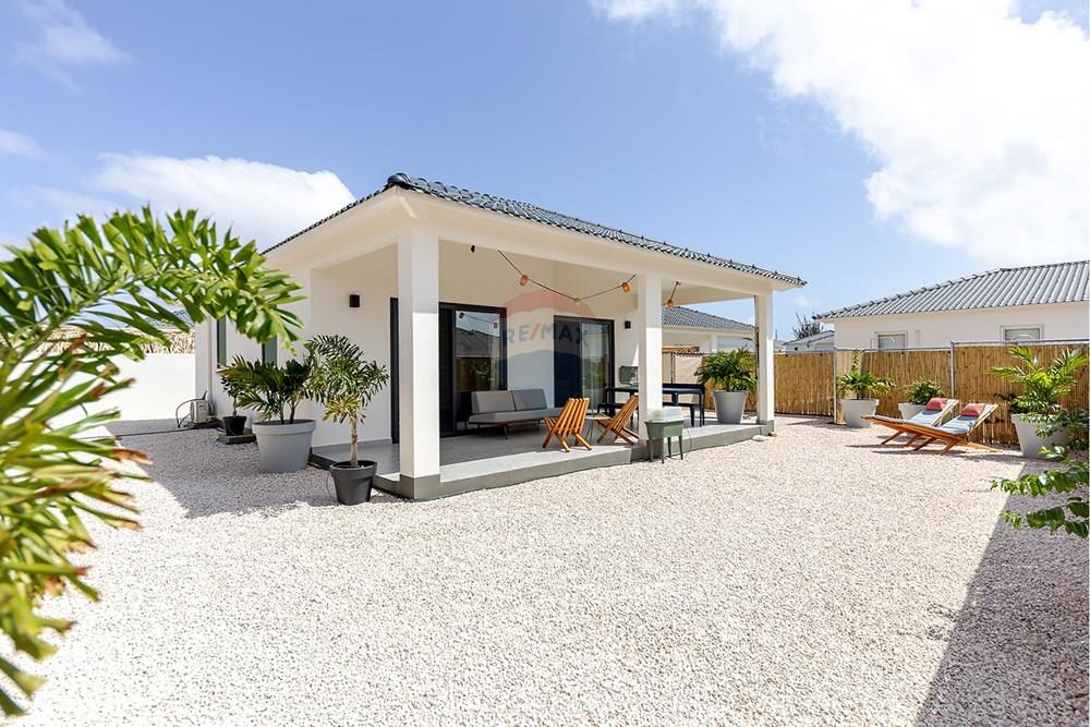 Villa in Lagoen Area — exterior photo 1