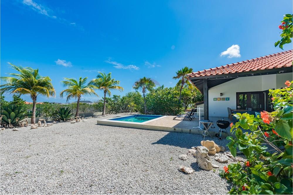 Property in Sabal Palm — property image 2