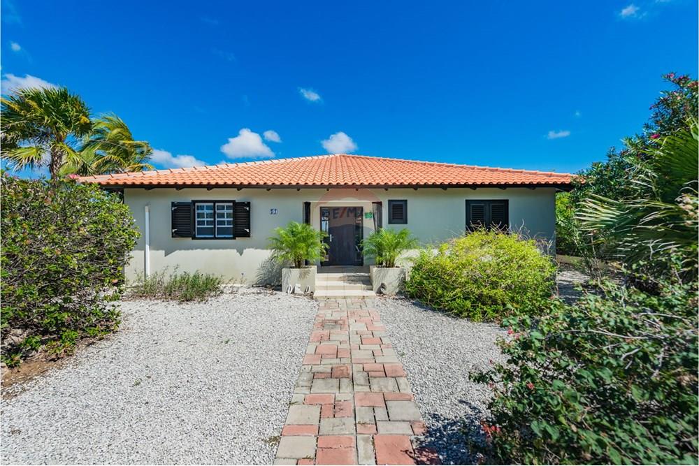 Property in Sabal Palm — property image 4