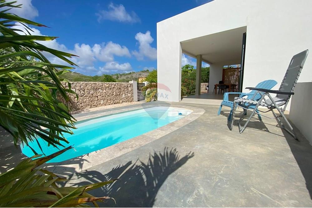 Apartment in Santa Barbara Republiek — exterior photo 1