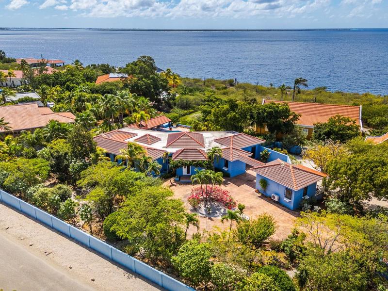 Crown Shores 10 – Stylish villa with swimming pool and ocean views in Sabadeco Crown Shores – Villa in Sabadeco