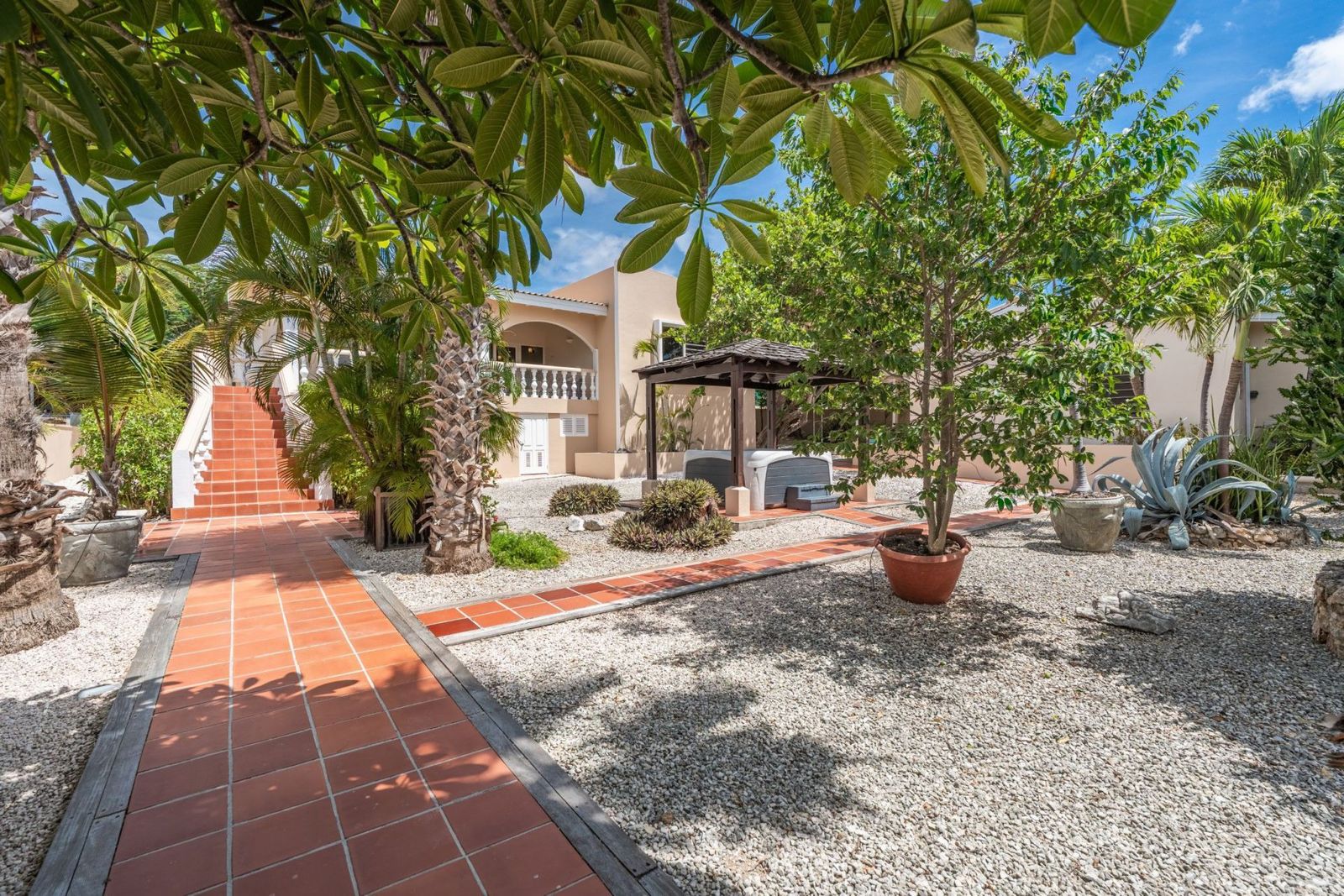 House in Santa Barbara — property image 2