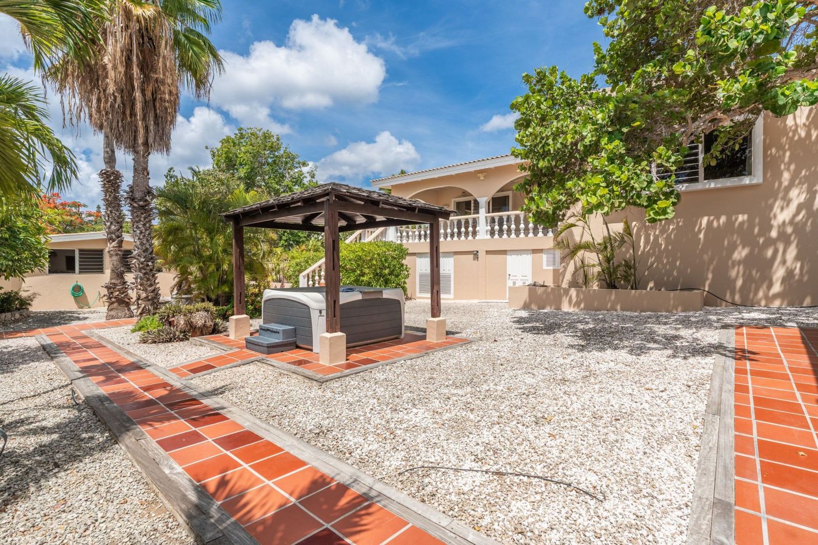 House in Santa Barbara — property image 3