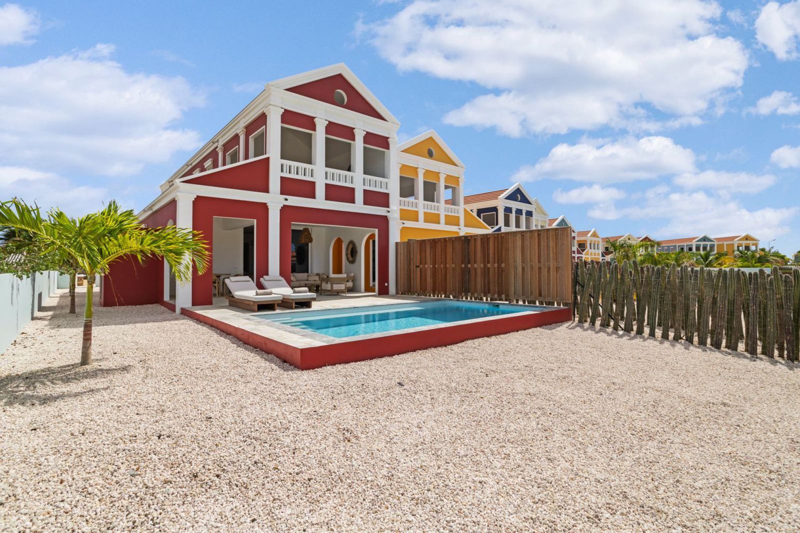 Villa in Kralendijk — exterior photo 1
