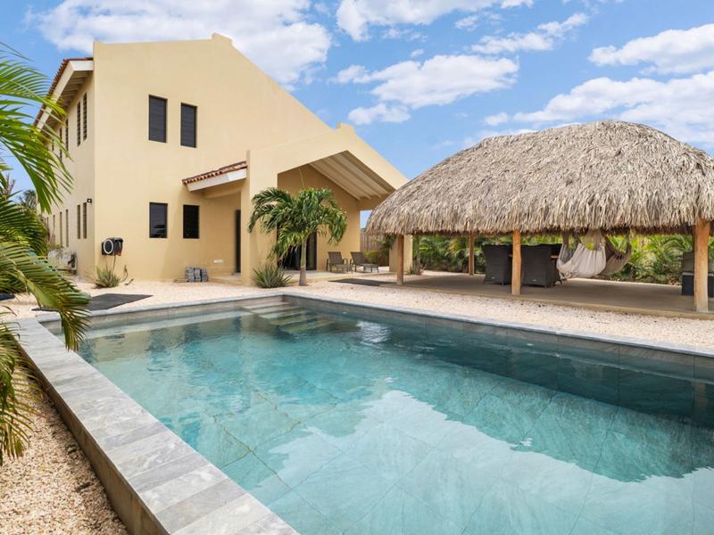 Sonrisa di Lac 63 – Fantastic new villa with two self-contained guest accommodations on the ground floor – Villa in Nikiboko